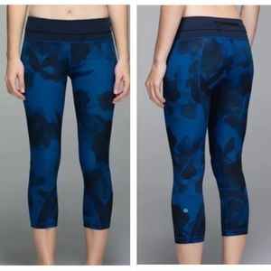 Lululemon Run: Inspired Blue Crop Leggings Size 6